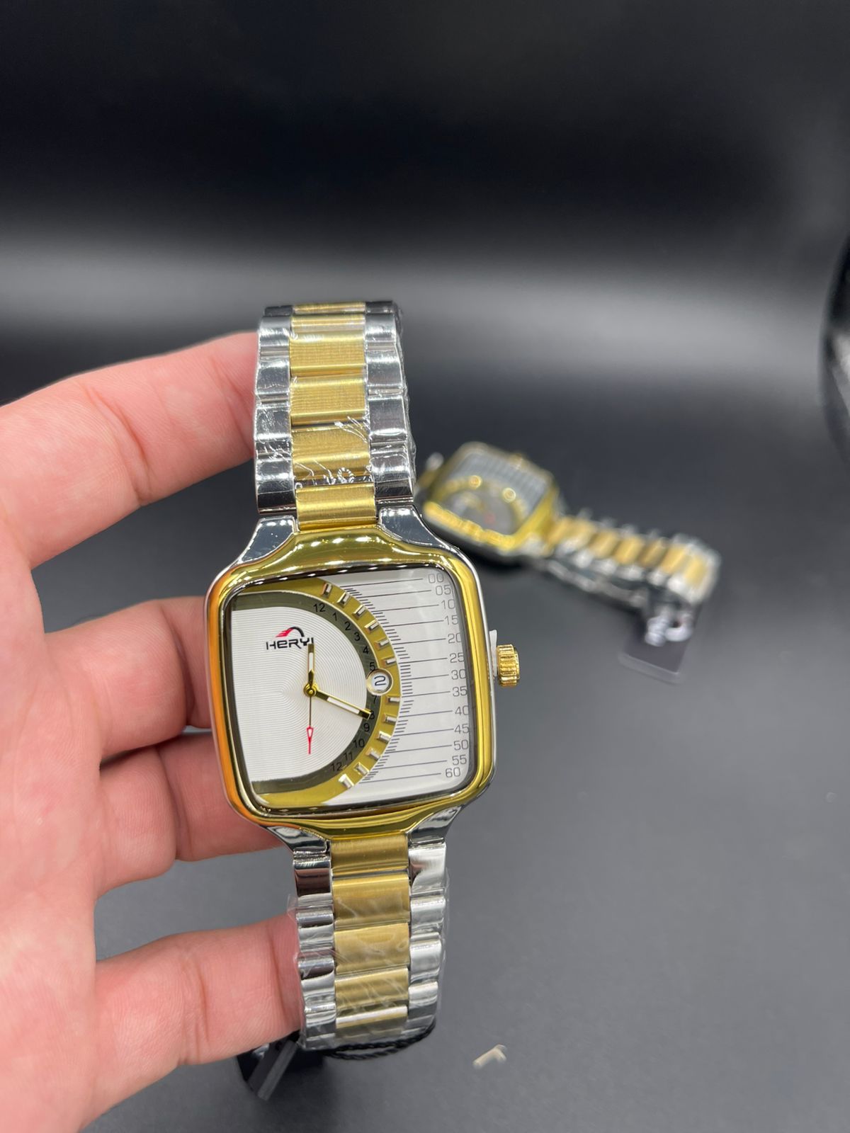 HERYI Men’s Chain Watch – Date Feature | Premium Chain Strap (Multiple Colors