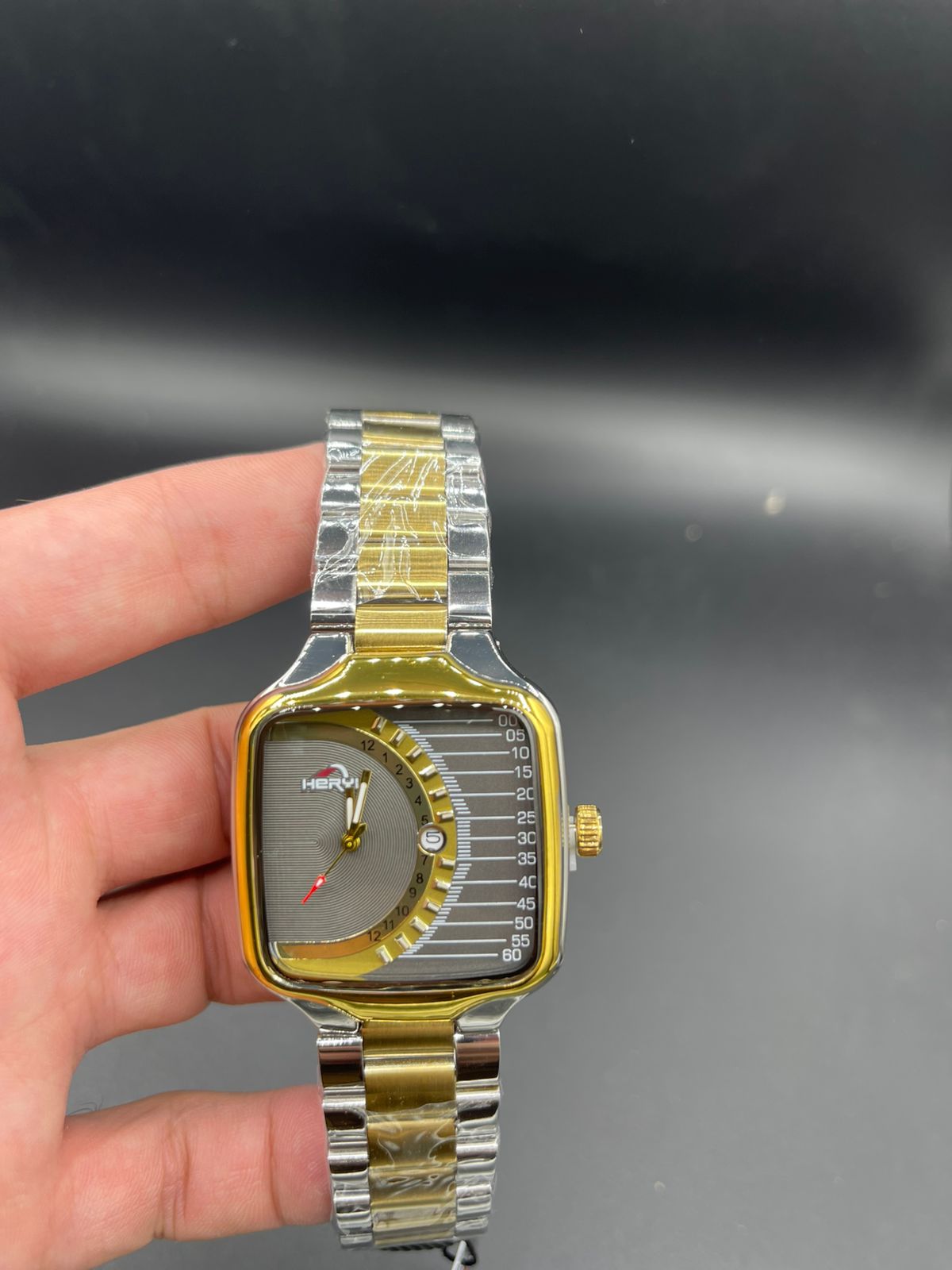 HERYI Men’s Chain Watch – Date Feature | Premium Chain Strap (Multiple Colors