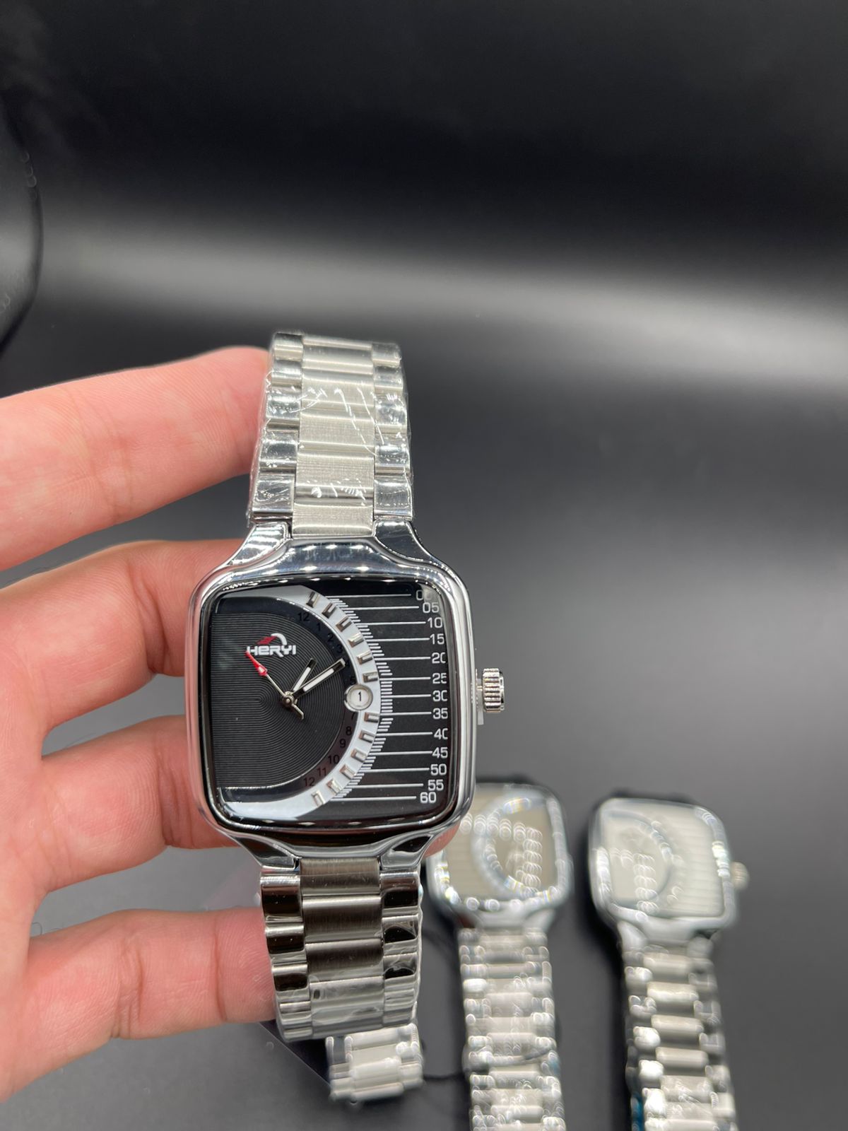 HERYI Men’s Chain Watch – Date Feature | Premium Chain Strap (Multiple Colors